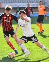 大连人集齐五外援！官宣塞尔维亚球员博桑季奇加盟